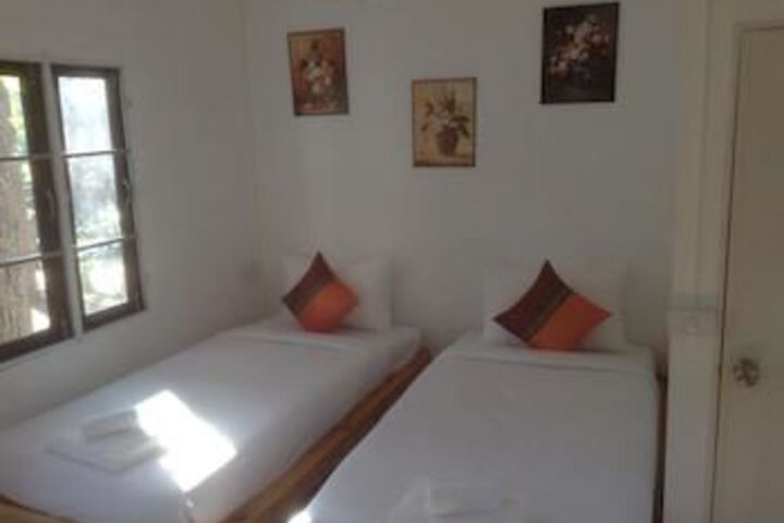 Room 13 of 19