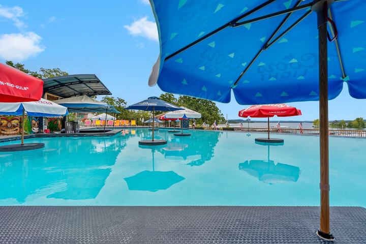 Pool 20 of 36