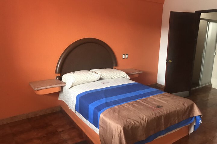 Room 2 of 34