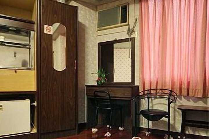 Room 31 of 51