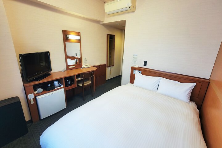 Room 4 of 19