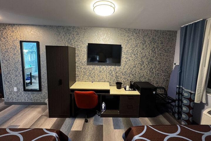 Double Accessible 2 Double Beds (6 of 10)
