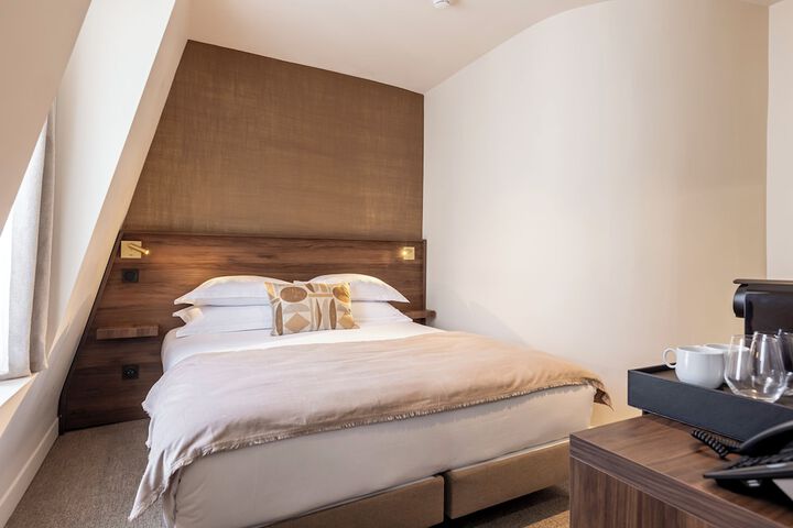 Room 21 of 65