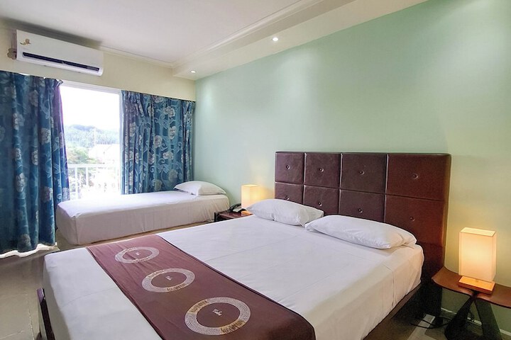 Room 19 of 120