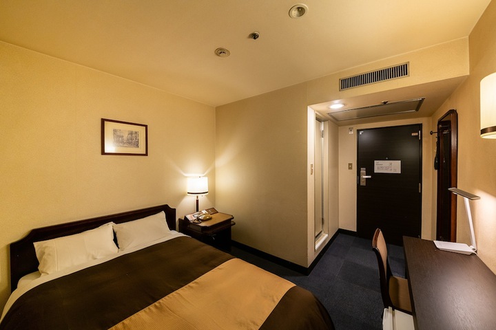 Room 3 of 18