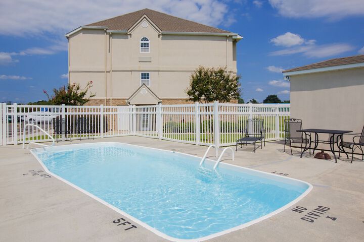 Pool 18 of 21