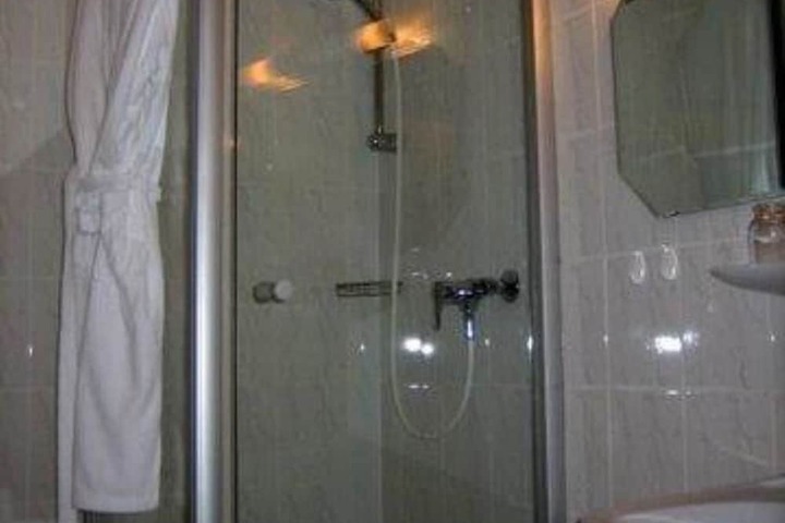 Room 15 of 26