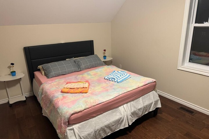 Room 7 of 66