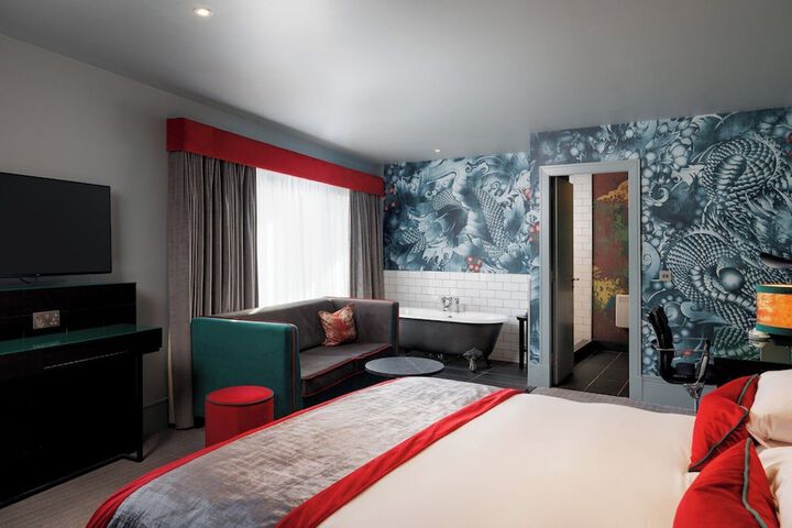Room 51 of 100
