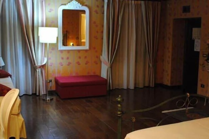 Room 18 of 47