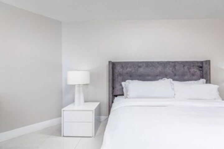 Room 93 of 103