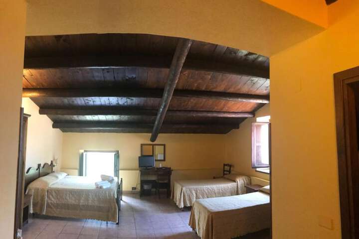 Room 8 of 48