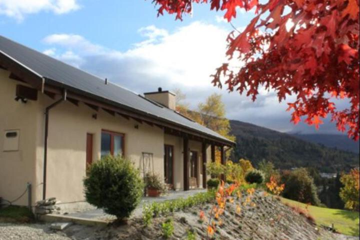 The Paddock Straw Bale Luxury Holiday House