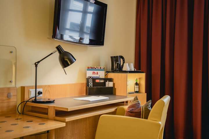 Room 26 of 46
