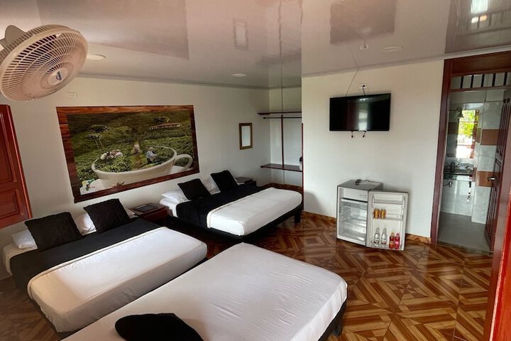 Room 17 of 38