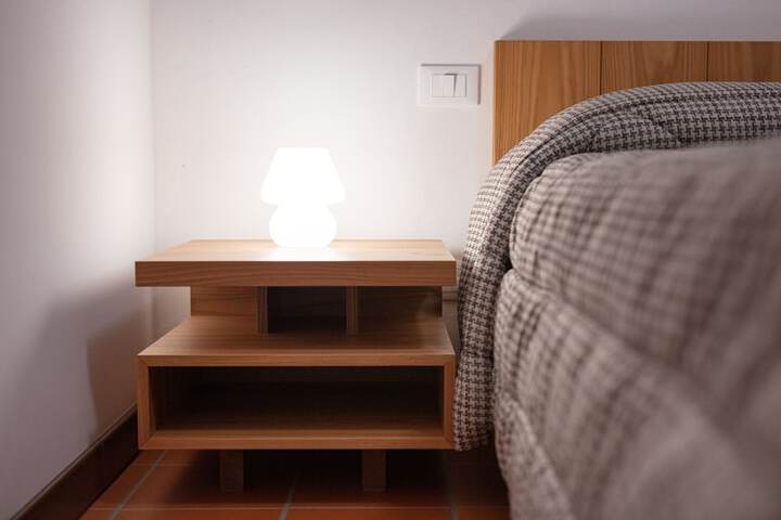Room 16 of 77