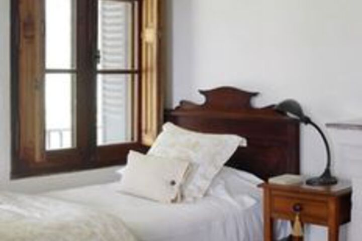 Room 3 of 20