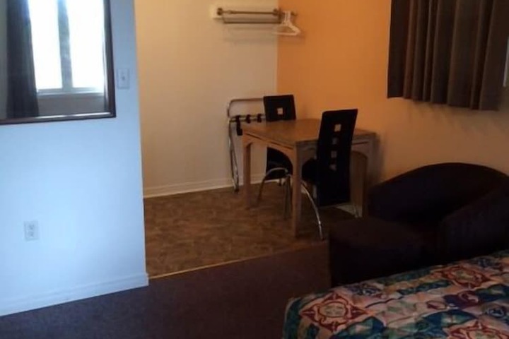 Room 6 of 23