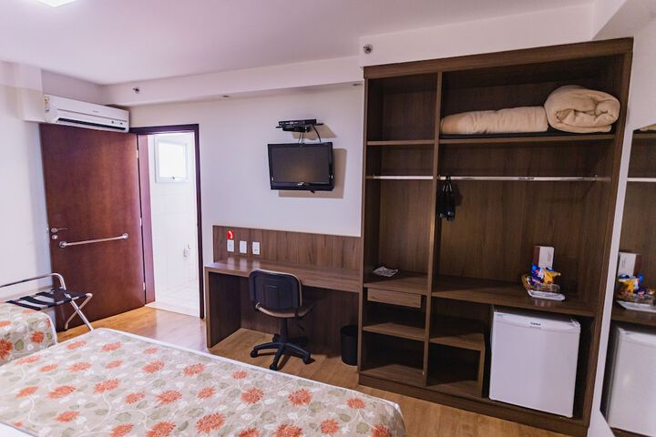 Room 75 of 119