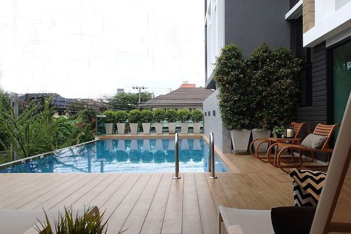 Pool 21 of 31