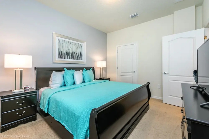 Room 2 of 12