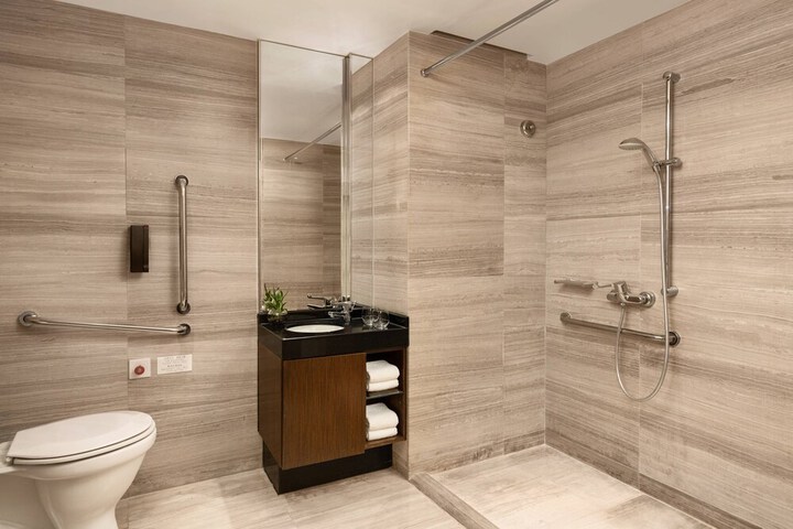 Room 18 of 38
