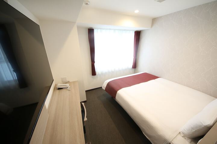 Room 5 of 28