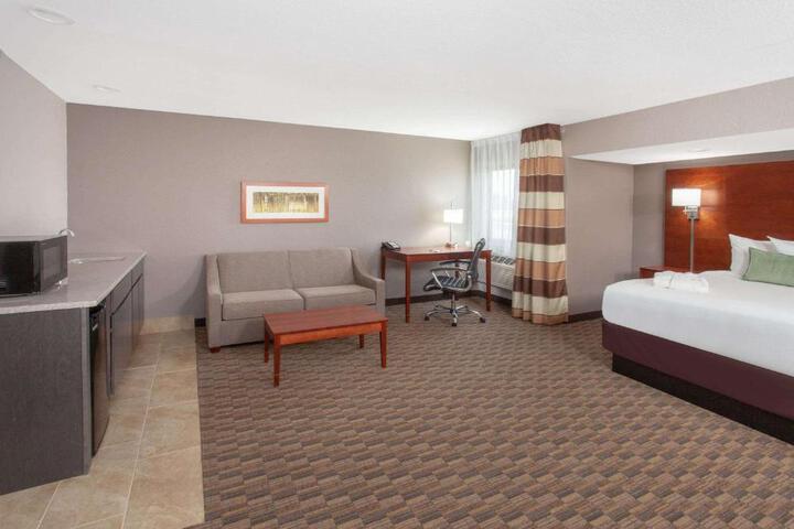 1 King Bed (1 of 24)