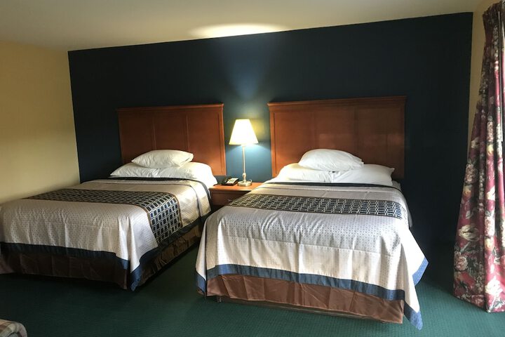 Quadruple Deluxe Queen Bed (6 of 28)