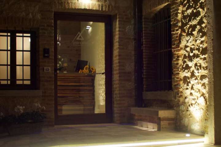 Hotel 64 of 67