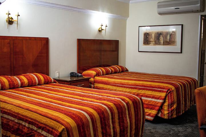 Room 4 of 13