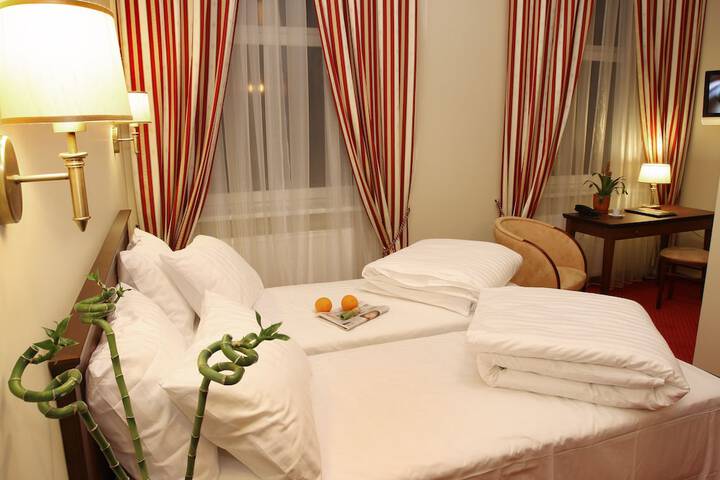 Room 3 of 47