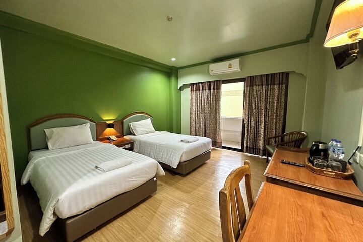 Room 21 of 40