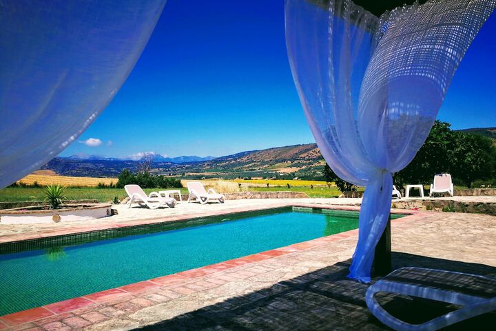 Pool 42 of 79