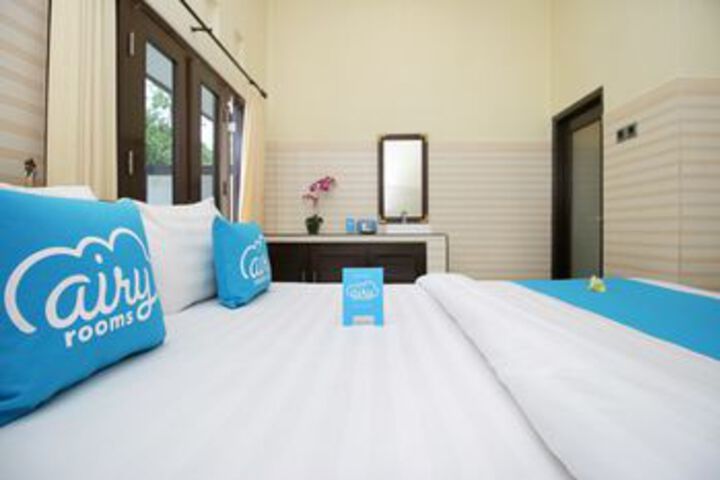 Room 5 of 16