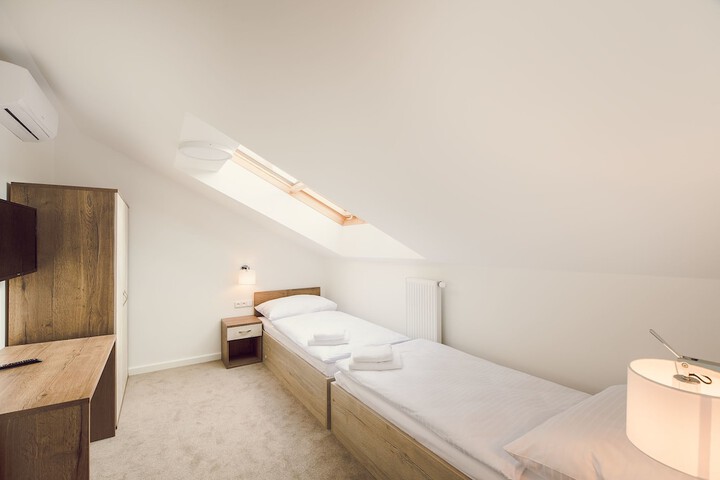 Room 7 of 26
