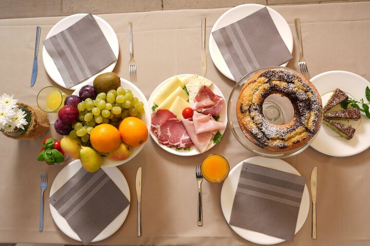 Dining 103 of 125