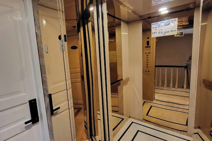 Hotel Interior 7 of 91
