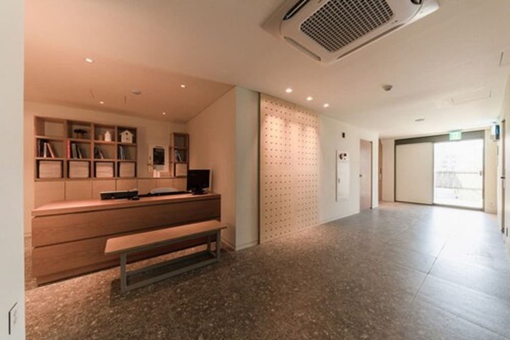 Business Center 76 of 88
