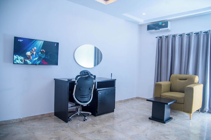 Room 20 of 32