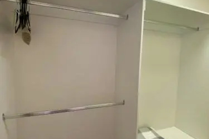 Room 9 of 19