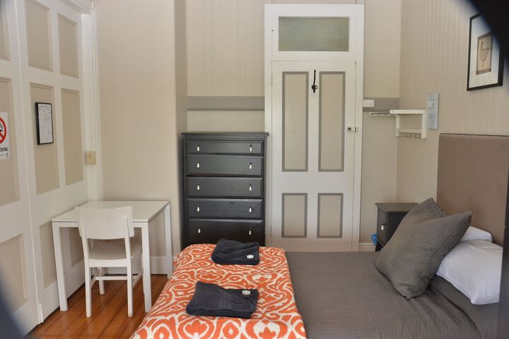 Room 2 of 20
