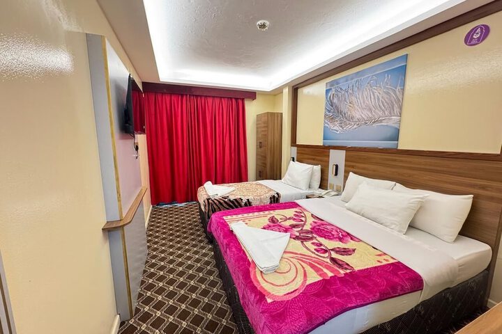 Room 12 of 25