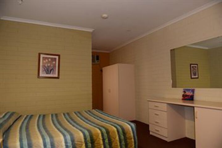 Room 9 of 30