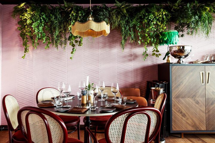 Dining 76 of 107