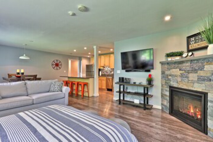 The Grande Suite at Killington: Sleeps 10 Guests Close to Mountain!
