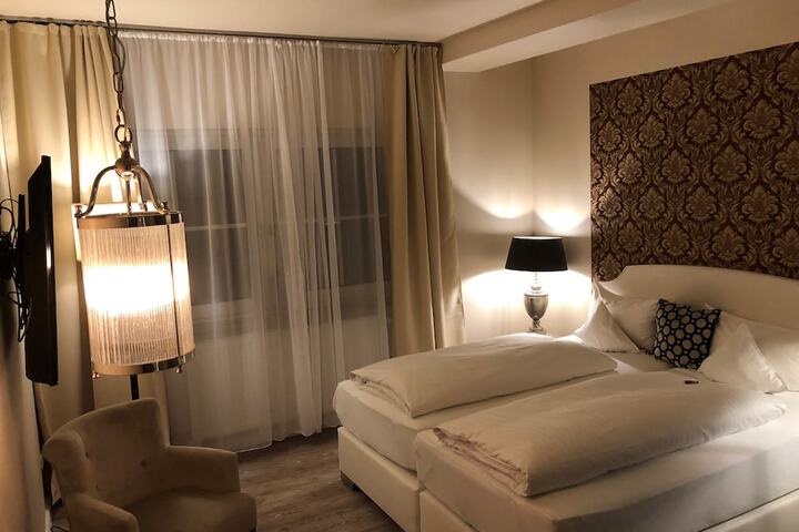Room 7 of 70
