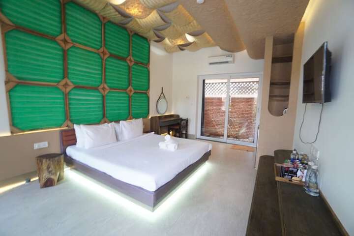 Room 16 of 49