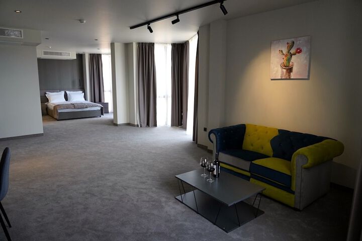 Room 18 of 22