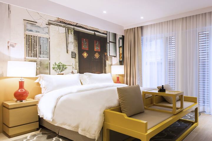 Caravel Hotel